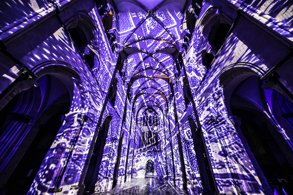 Luxmuralis-Chichester-Cathedral-950-oct-son-et-Lumiere-light-show-projection-art-mapping-sound-and-light-showepic-art-projection-art-cathedral-light-show_26-smv
