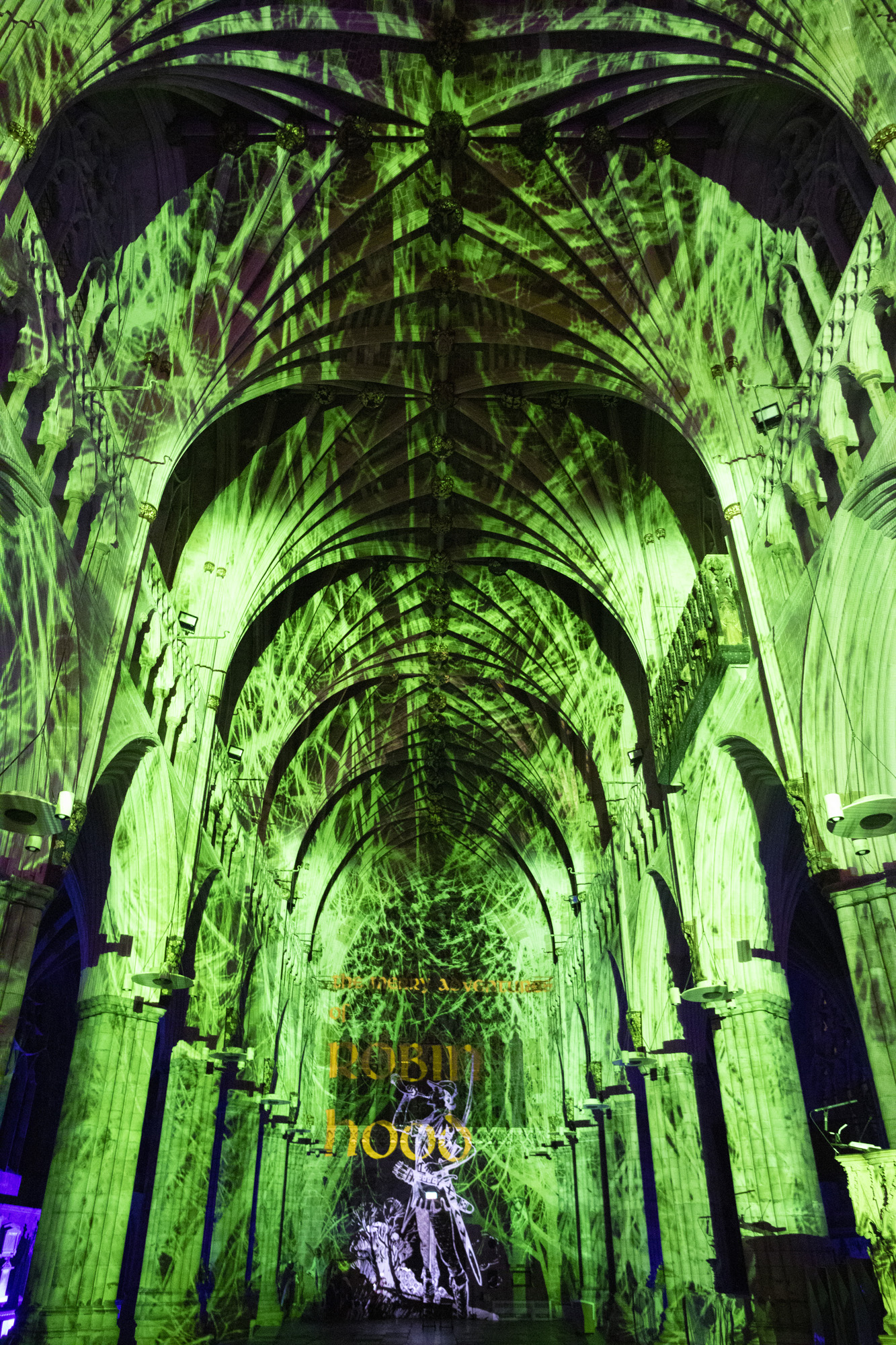 Luxmuralis-Exeter-Cathedral-Storytellerson-et-lumiere-light-show-light-and-sound-projection-art-light-art-epic-art_16