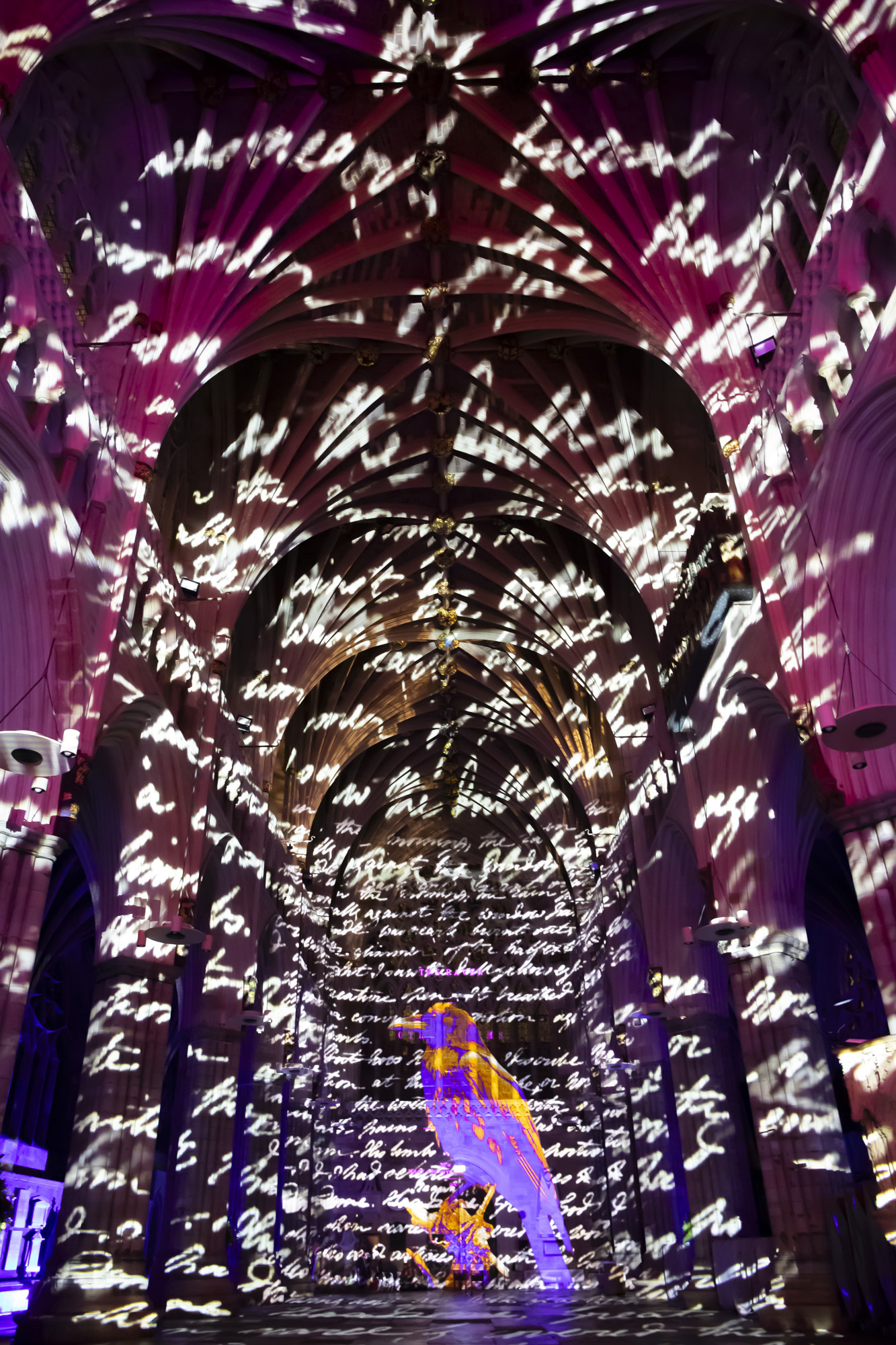 Luxmuralis-Exeter-Cathedral-Storytellerson-et-lumiere-light-show-light-and-sound-projection-art-light-art-epic-art_19