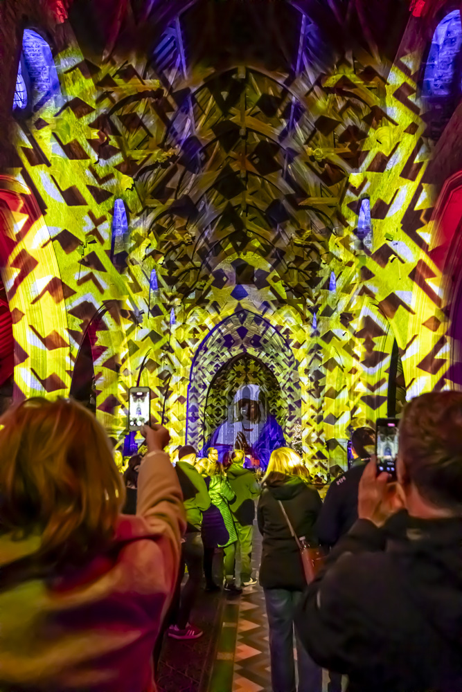Luxmuralis-Kilkenny-St-Canices-Cathedral-son-et-lumiere-cathedral-light-show-light-and-sound-projection-art-light-art-epic-art-london-_5smv