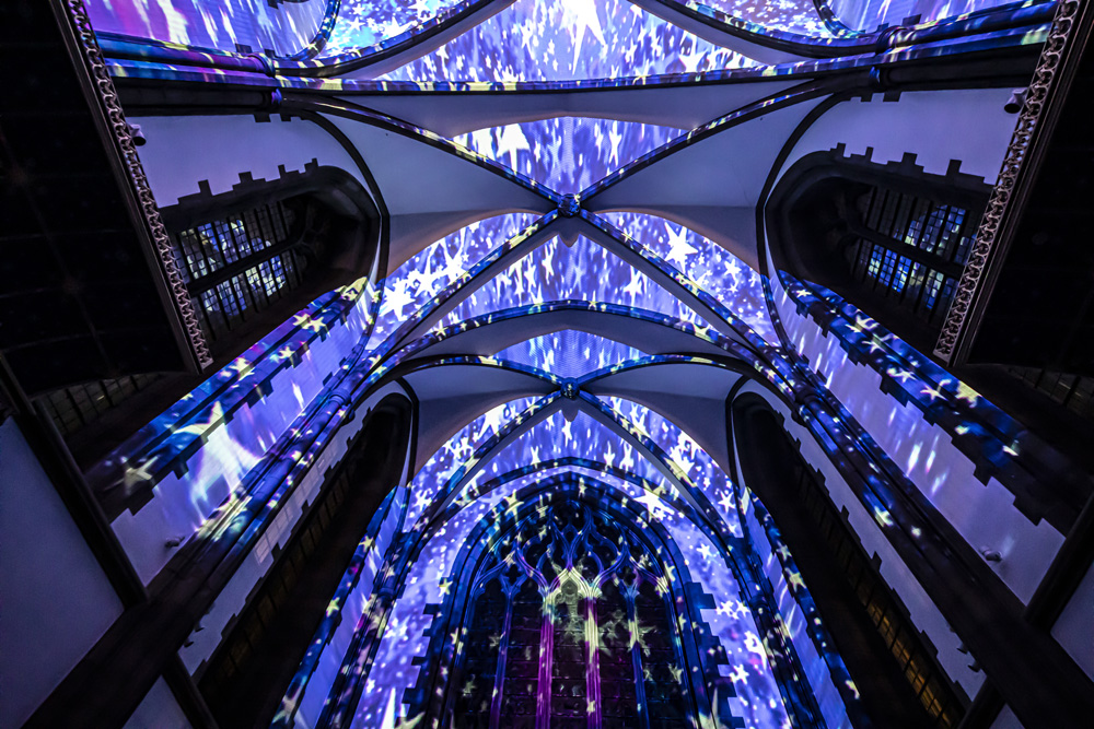 Luxmuralis-sheffield-cathedral-the-gift-Son-et-lumiere-light-and-sound-art-projection-mapping-2024-art-cathedral-light-show-epic-art_14-smv